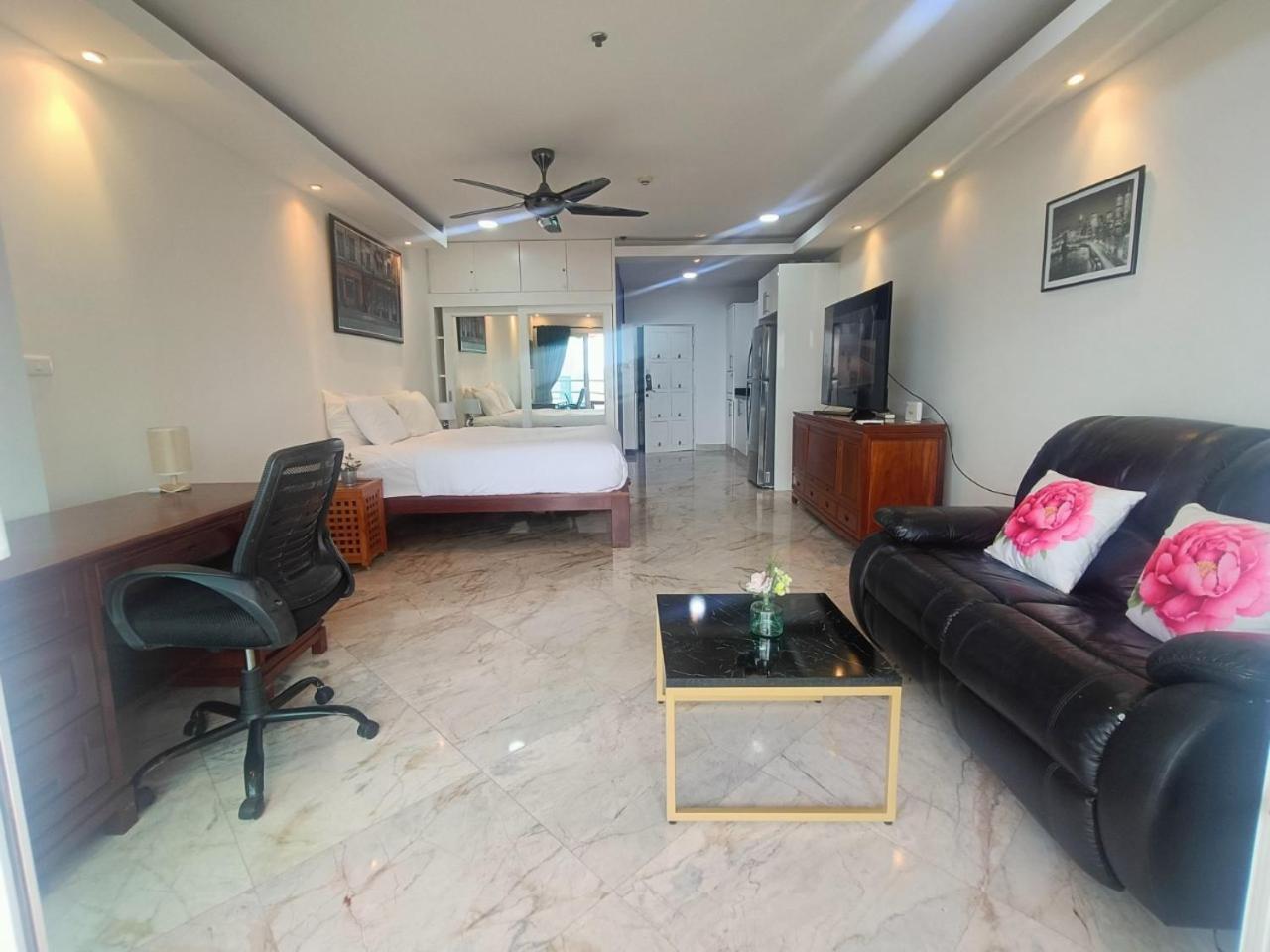 View Talay 6 Pattaya Beach Apartment By Honey Exteriér fotografie